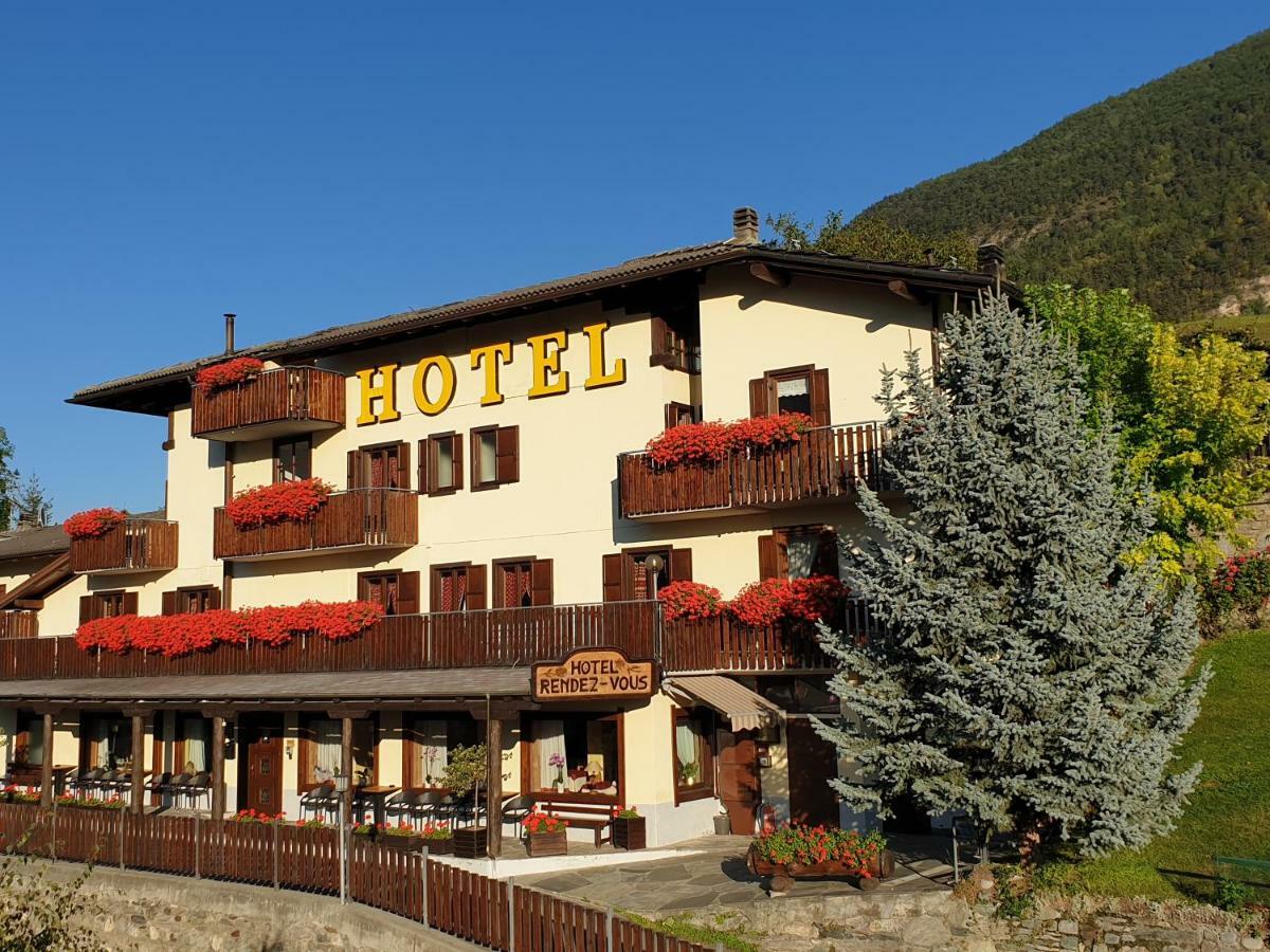Hotel Rendez-Vous - Aymavilles Kültér fotó